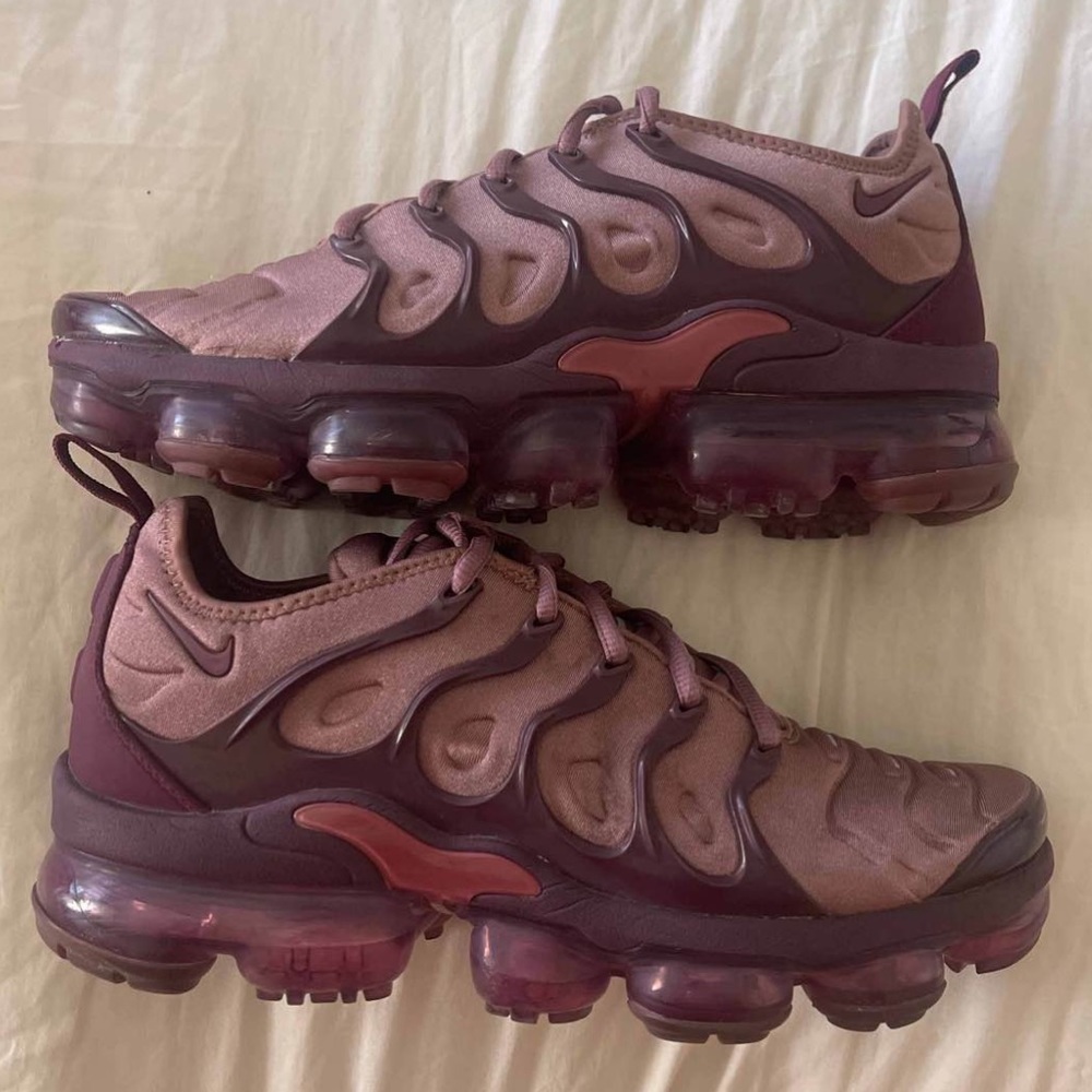 NIKE Vapormax plus